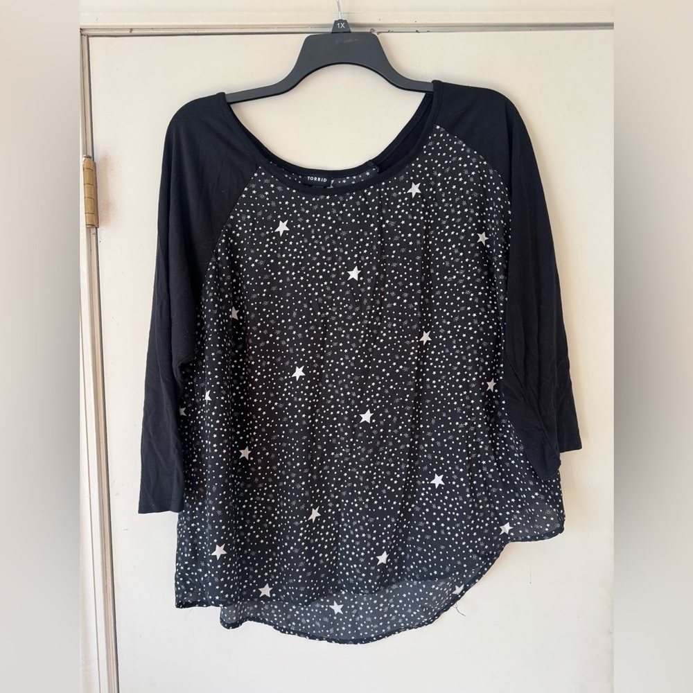 Torrid Black and White Star Print Long Sleeve Top